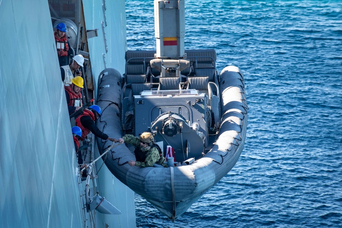 ATLANTIC OCEAN – Sailors assigned to the San Antonio-class amphibious transport dock ship USS Arlington