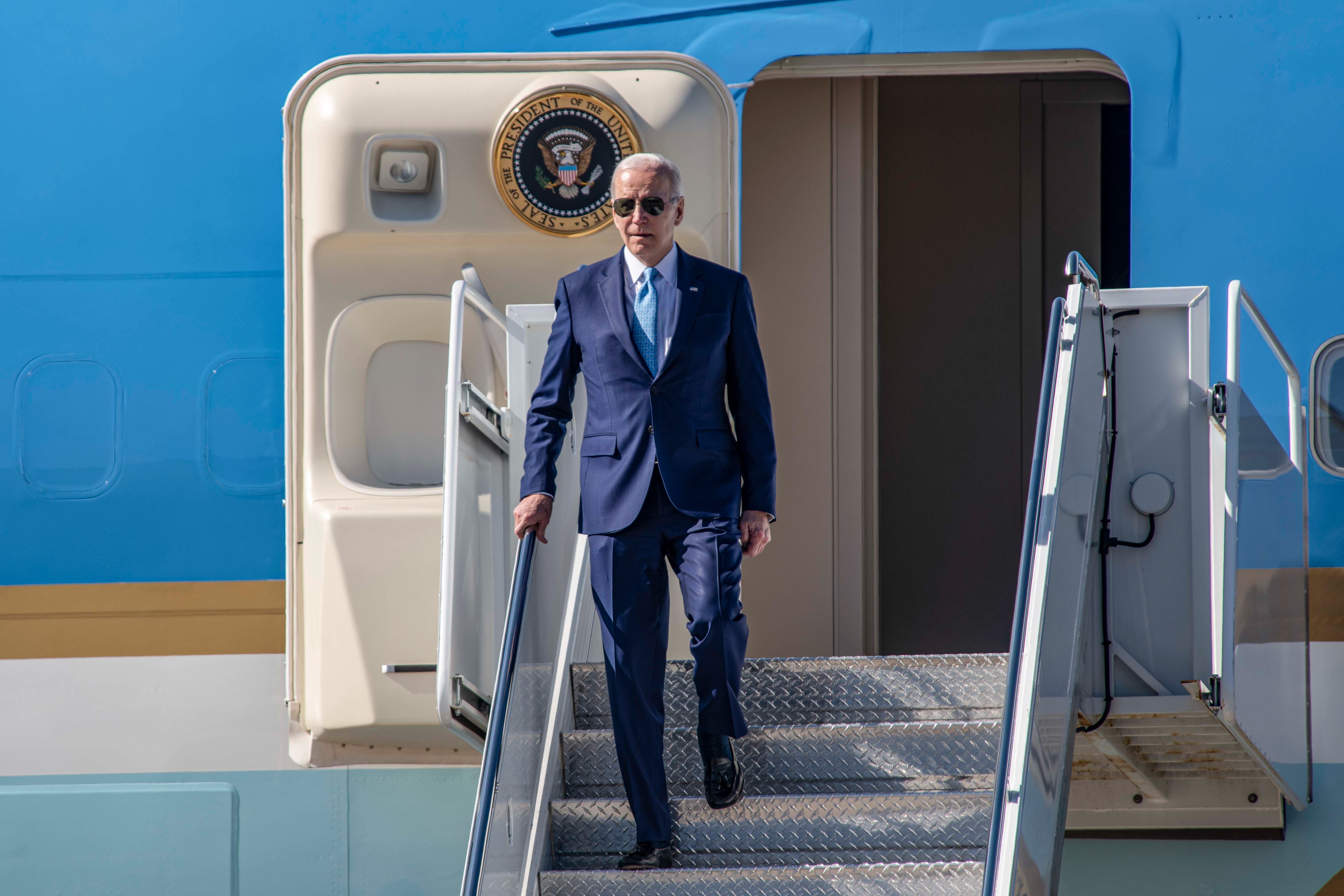 Virginia Beach, Va. (Feb. 28, 2023) - President Joe Biden disembarks Air Force One onboard Naval Air Station Oceana during a visit to Virginia Beach. (U.S. Navy photo by Mass Communication Specialist 2nd Class Megan Wollam/Released)